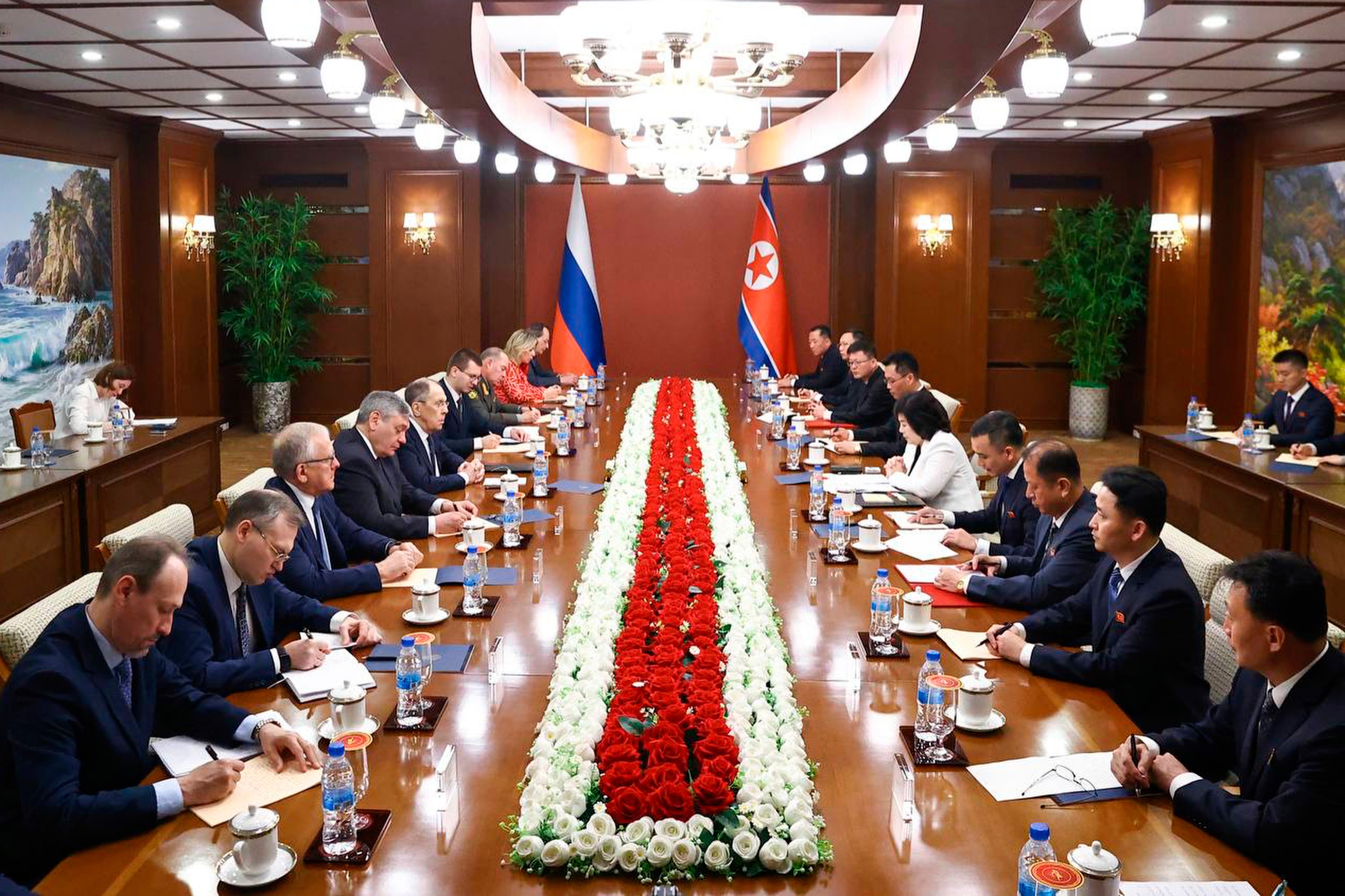 Lavrov sa v KĽDR stretol s Kim Čong-unom